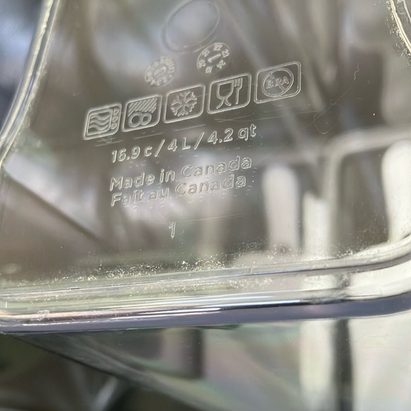 Locking 16 cup Food Storage Container Kitchen storage - Picture 2 of 13